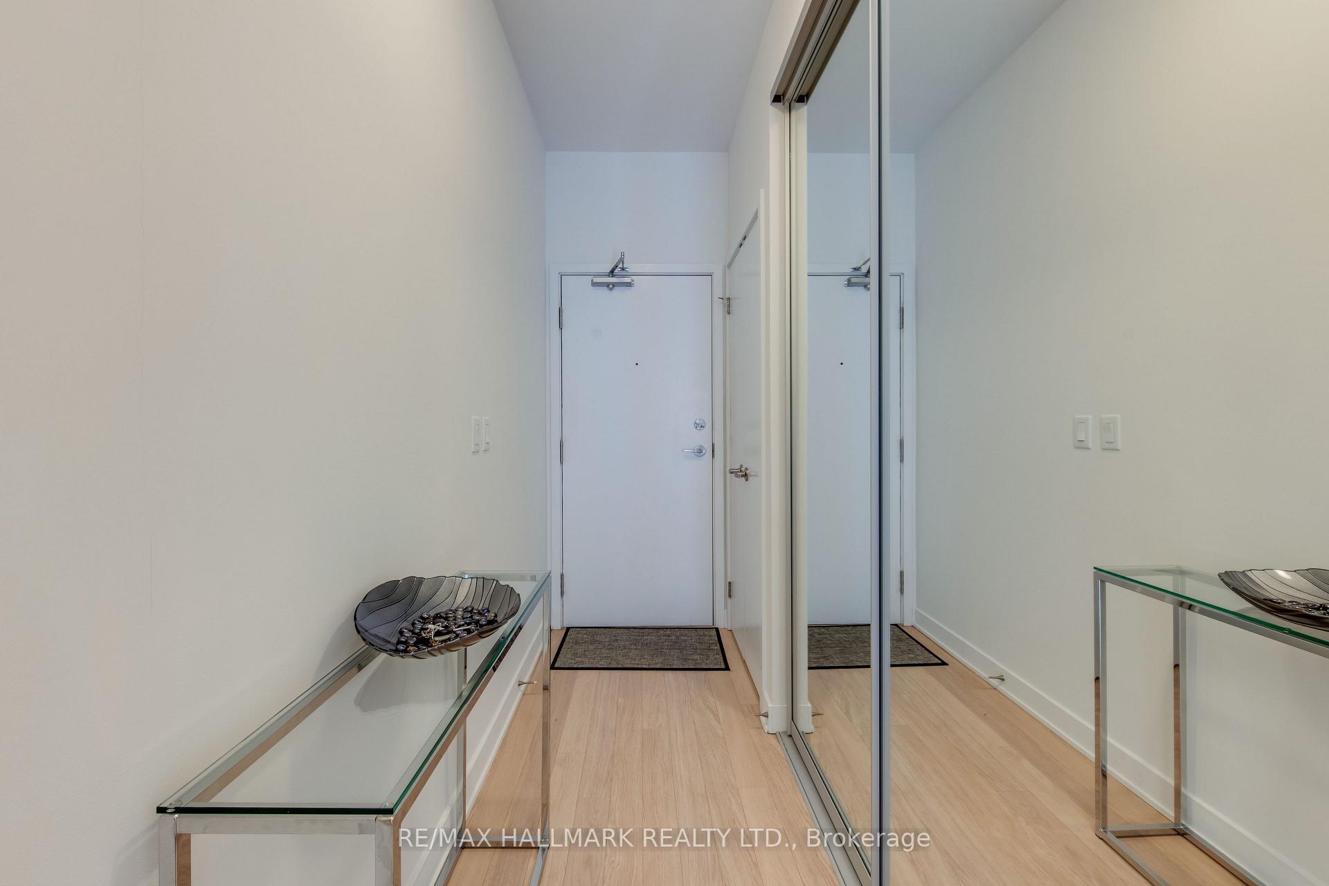 702 - 32 Camden Street, Toronto 3