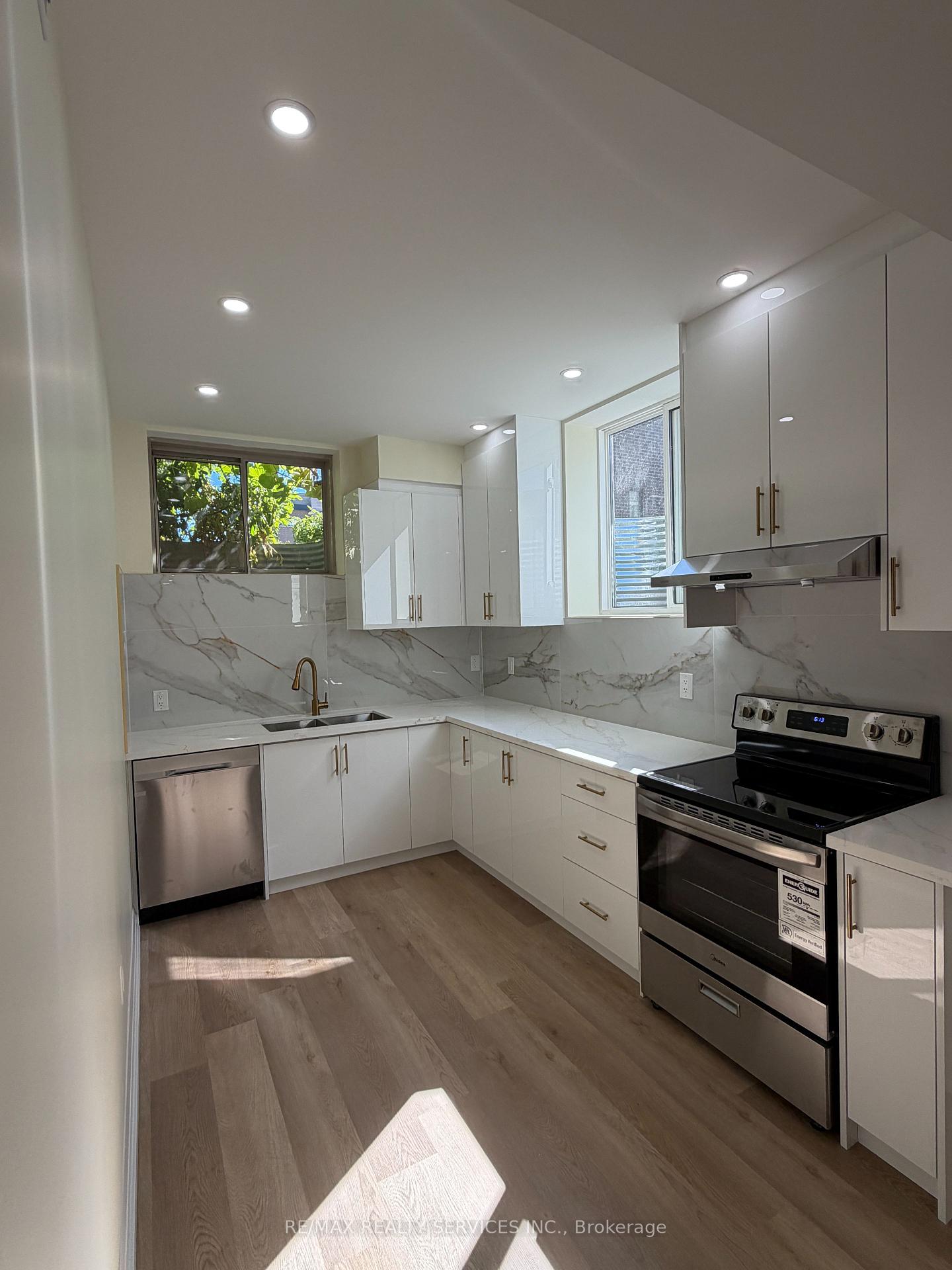 LOWER - 1324 Peony Path, Oakville 3