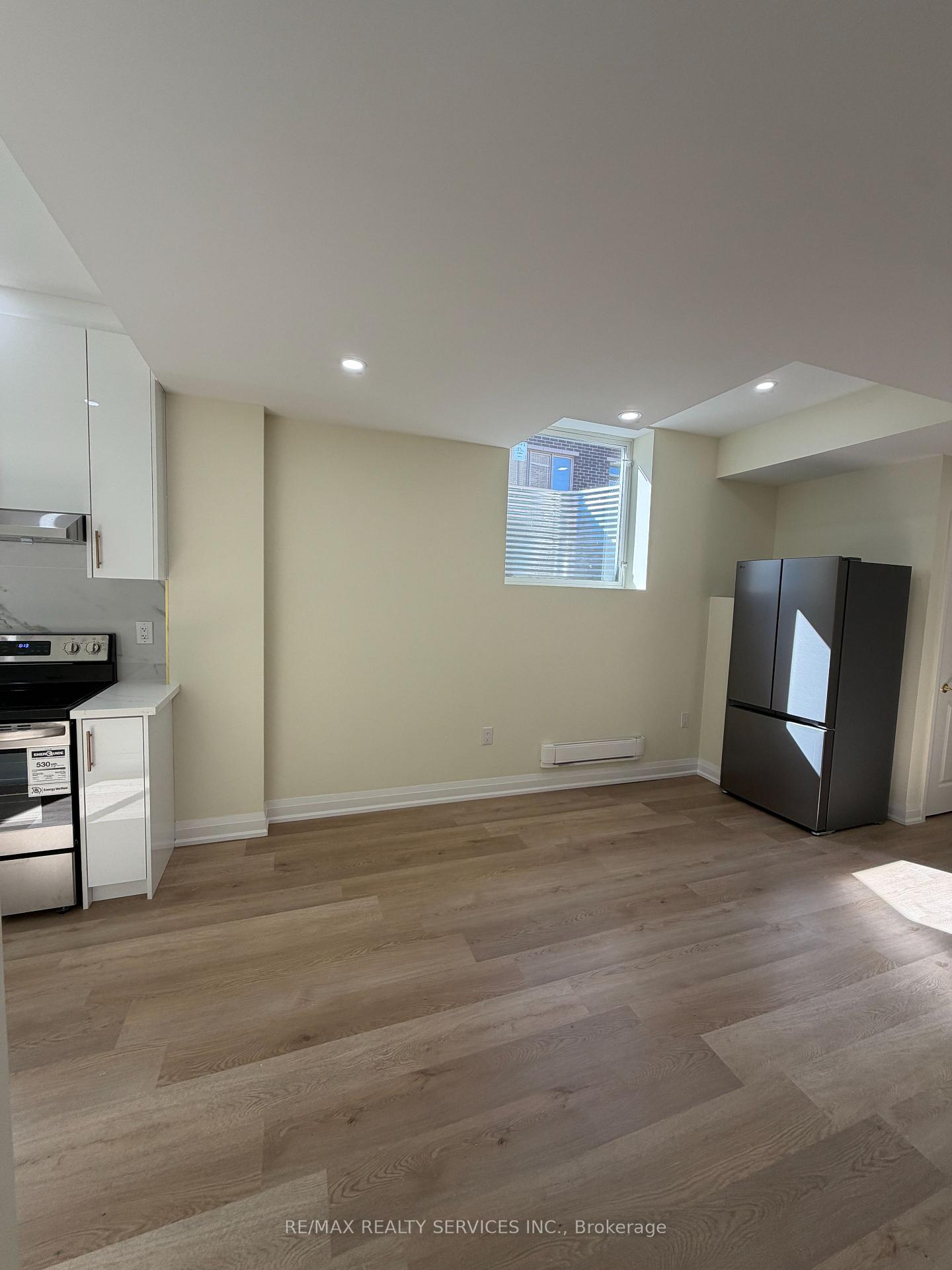LOWER - 1324 Peony Path, Oakville 5