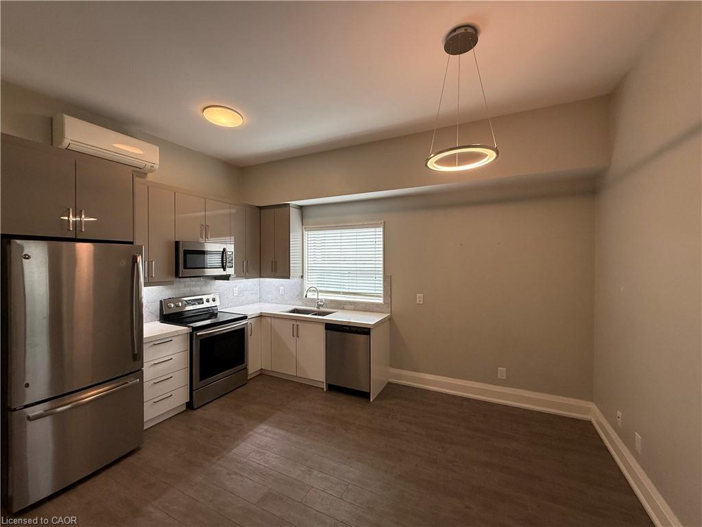 3 - 2548 Eglinton Avenue W, Toronto 2
