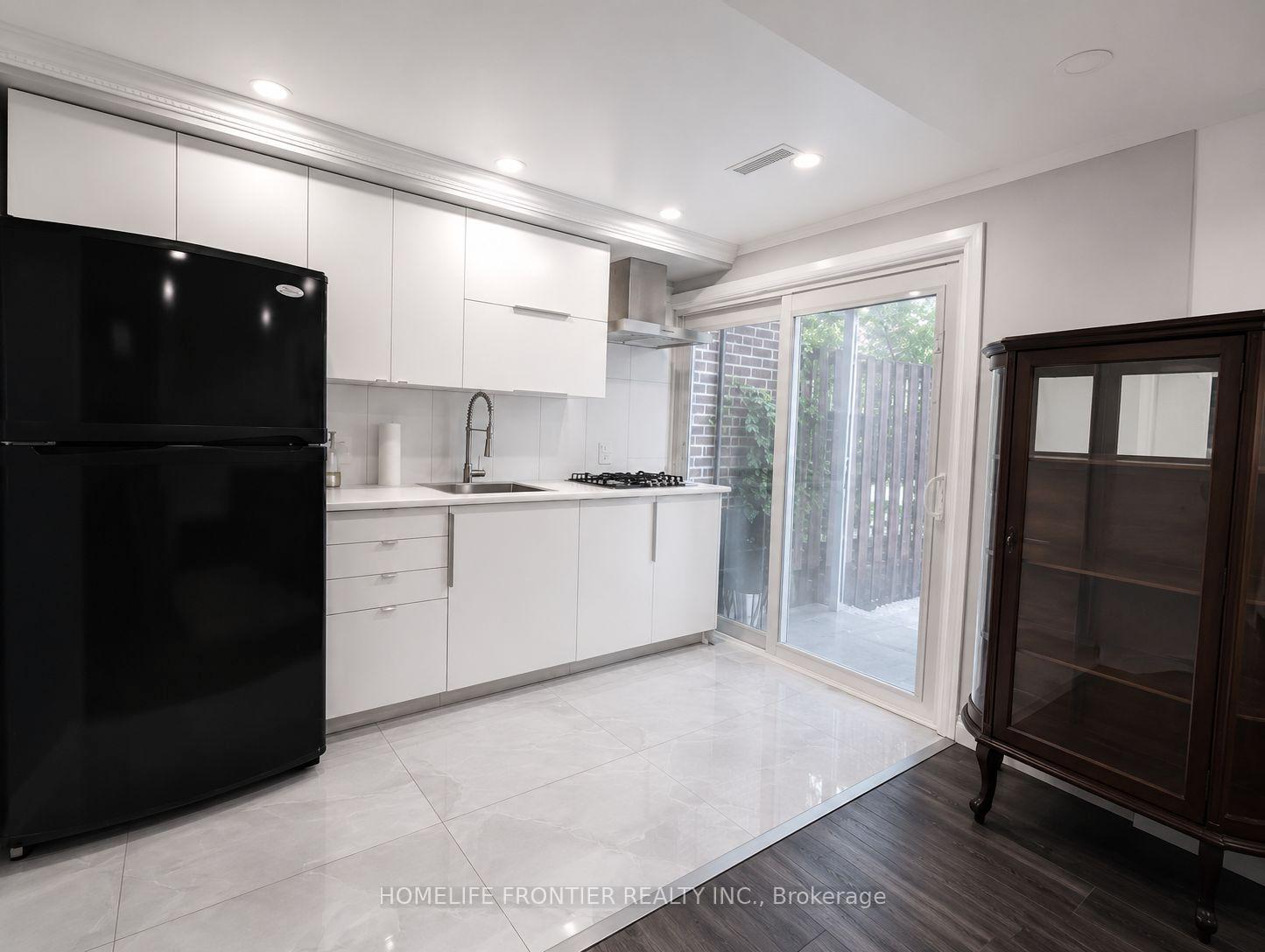 Ground Level - 49 Red Robinway Toronto Ontario Canada Rent residential SHAHIN KHALILI HomeLife Frontier Realty Inc., Brokerage*
