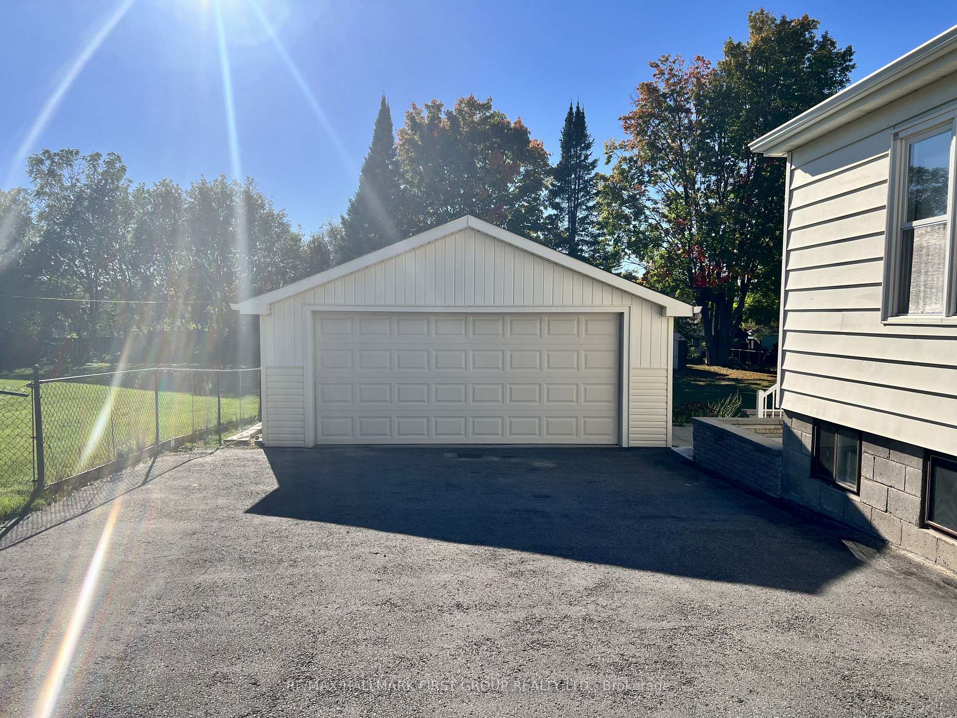 1984 Glendale Drive, Pickering 4