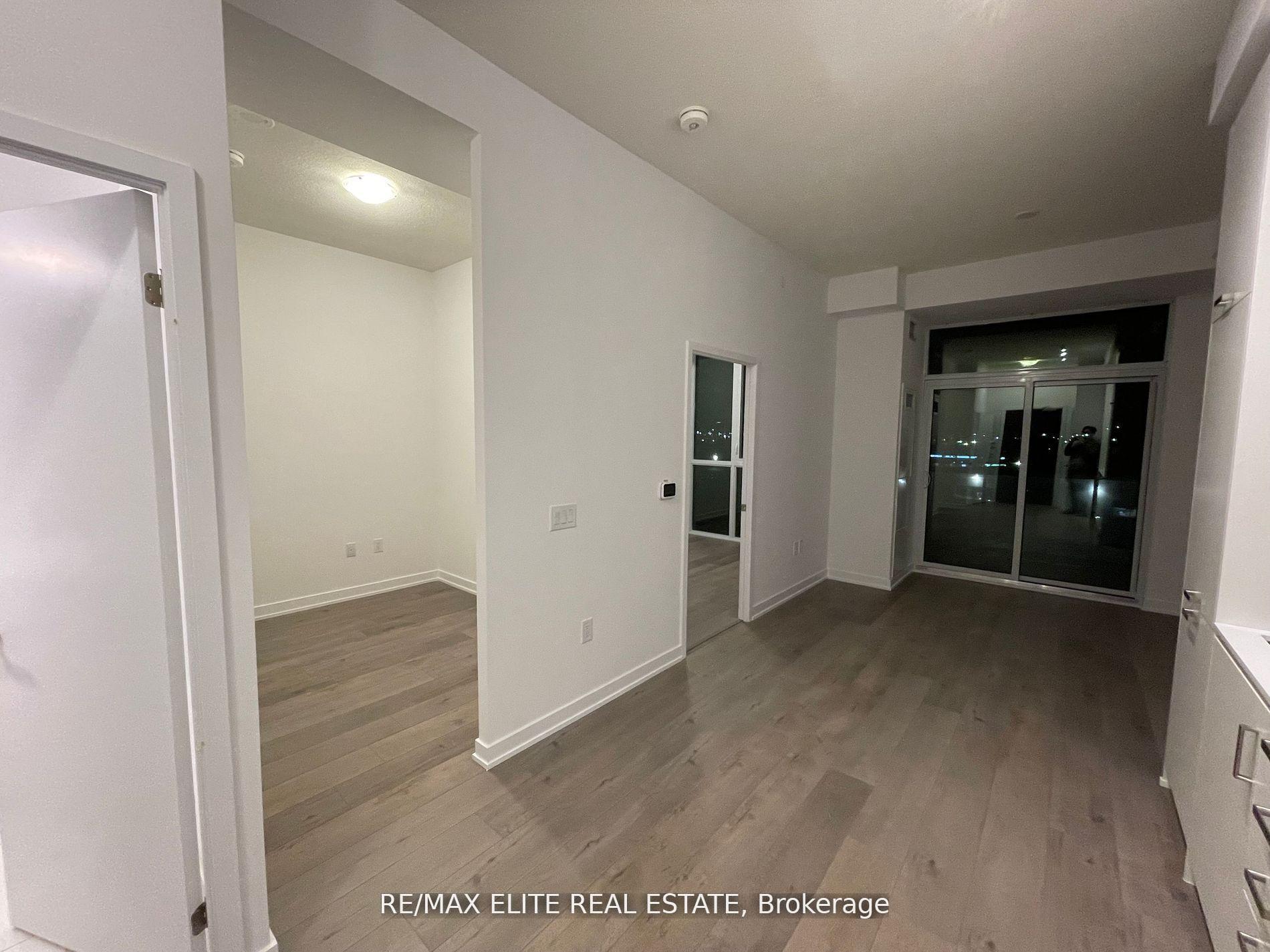 510 - 60 Honeycrisp Crescent, Vaughan 3
