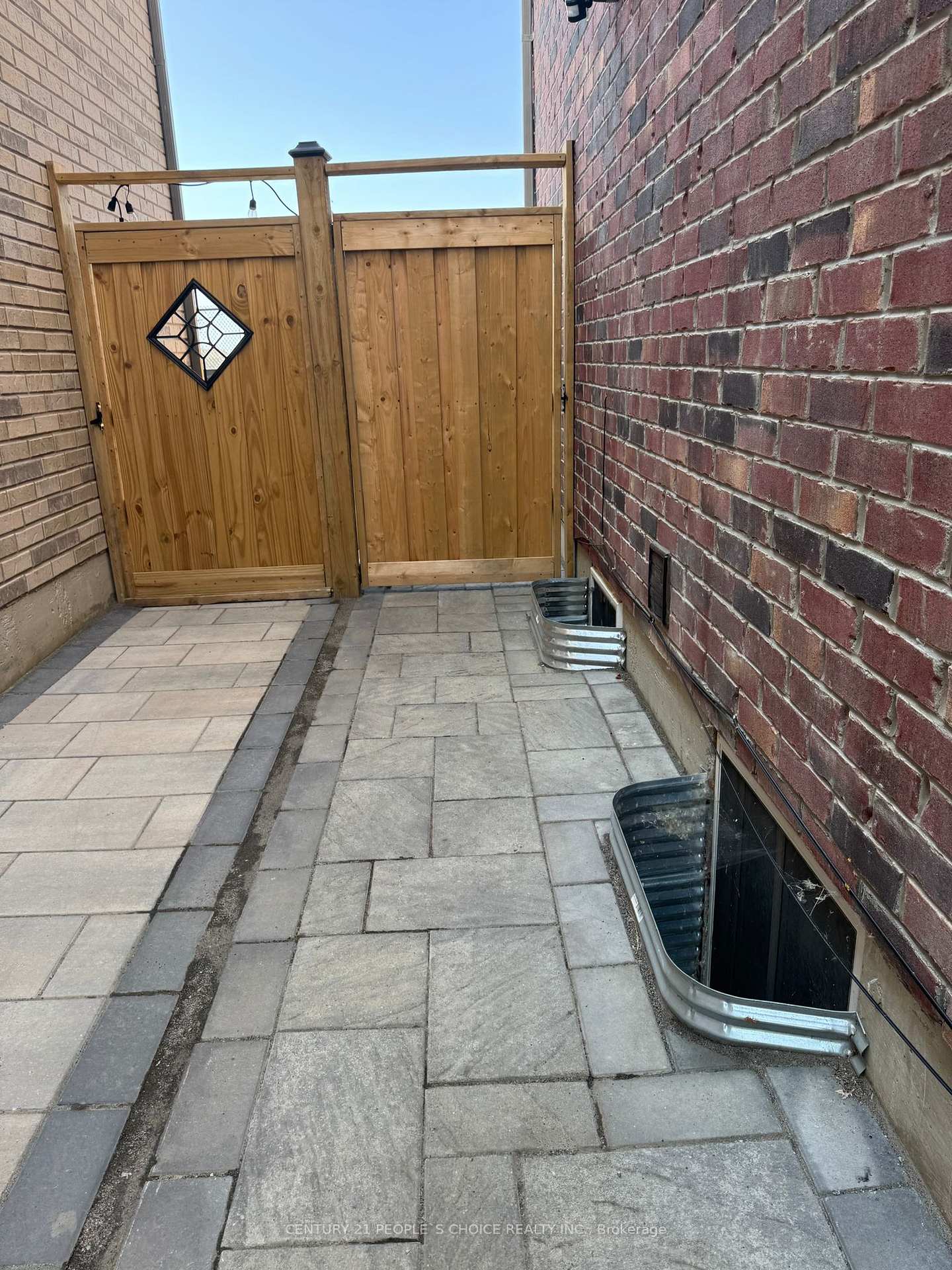 Bsmt - 83 Barkerville Drive, Whitby 5