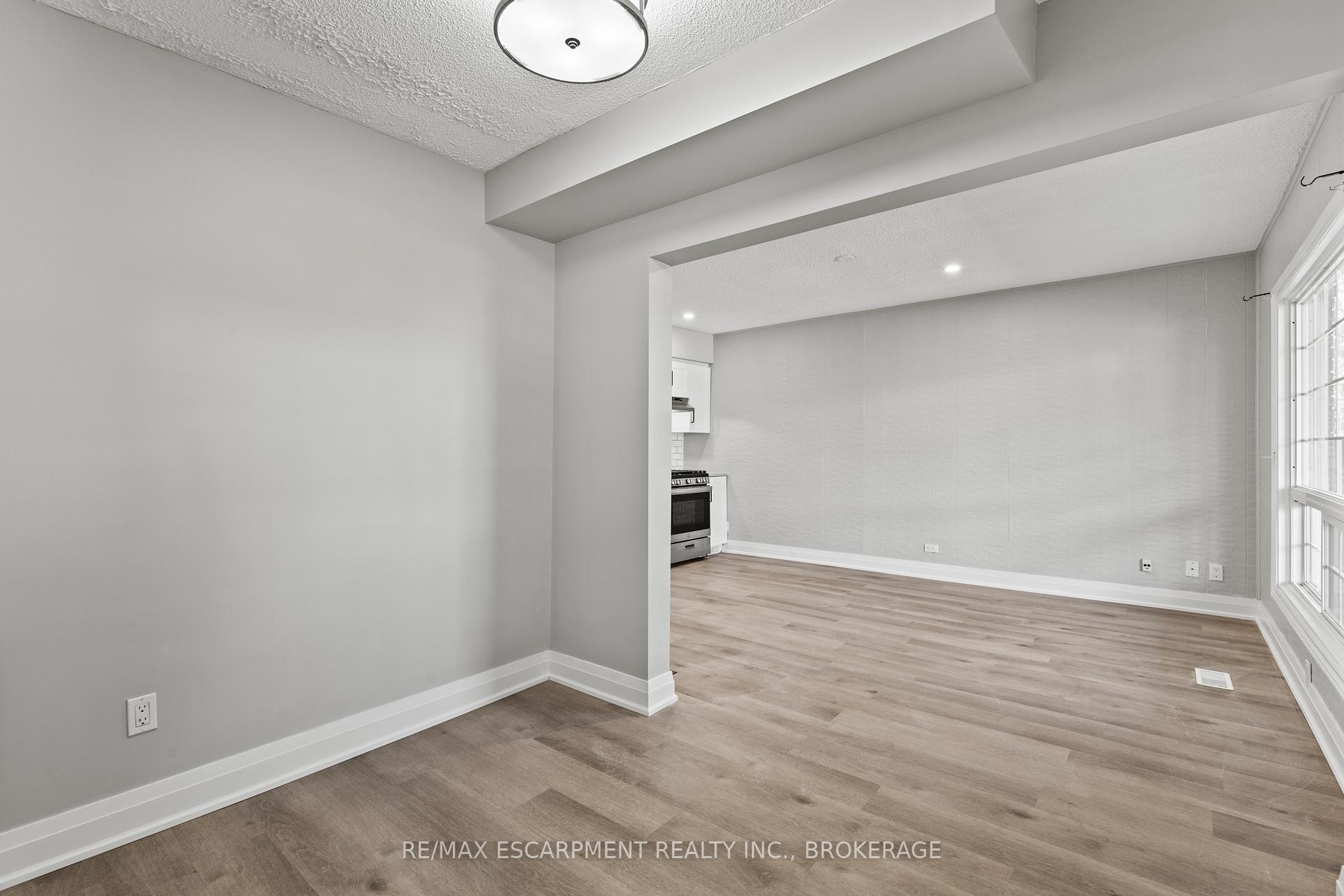 Upper - 15 MCCORMICK Street, Welland 5