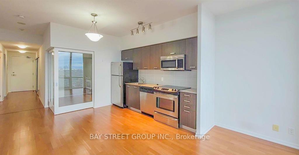 3602 - 832 Bay Street W, Toronto 4