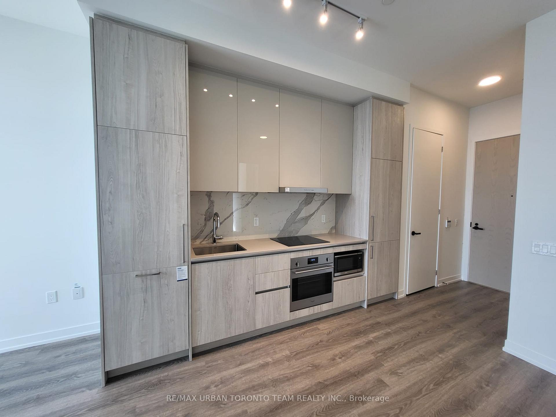 PH105 - 195 Commerce Street, Vaughan 3