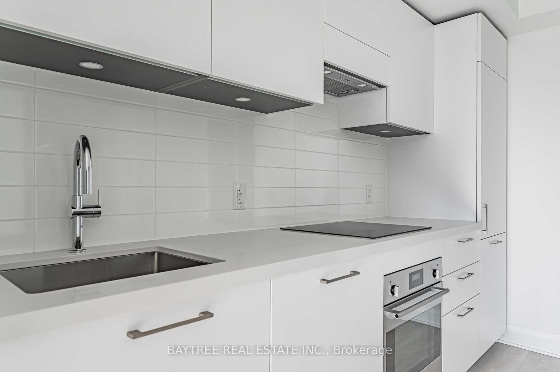 532 - 33 Frederick Todd Way, Toronto 4
