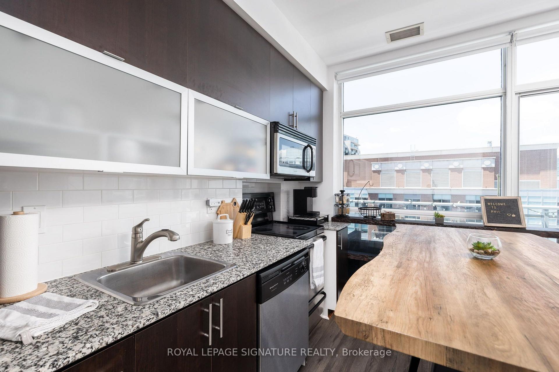 UPH11 - 80 Western Battery Road, Toronto 4