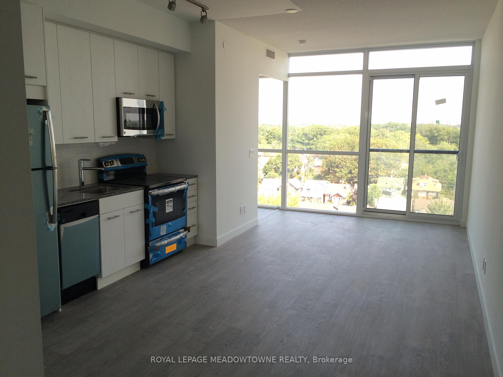 804 - 2055 Danforth Avenue, Toronto 2