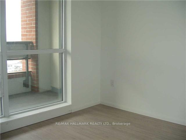 2001 - 830 Lawrence Avenue W, Toronto 3