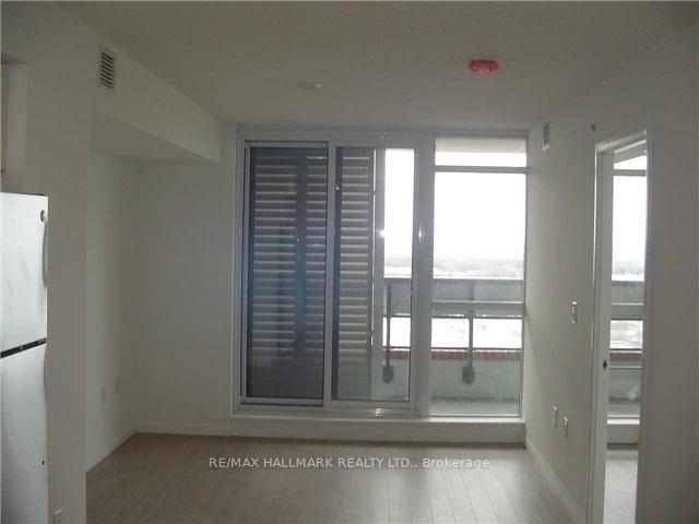 2001 - 830 Lawrence Avenue W, Toronto 2