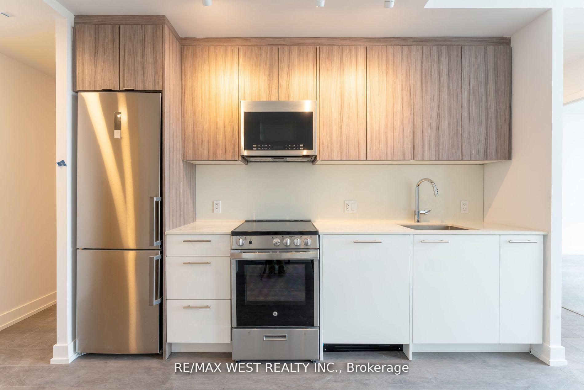 307 - 215 Veterans Drive, Brampton 2