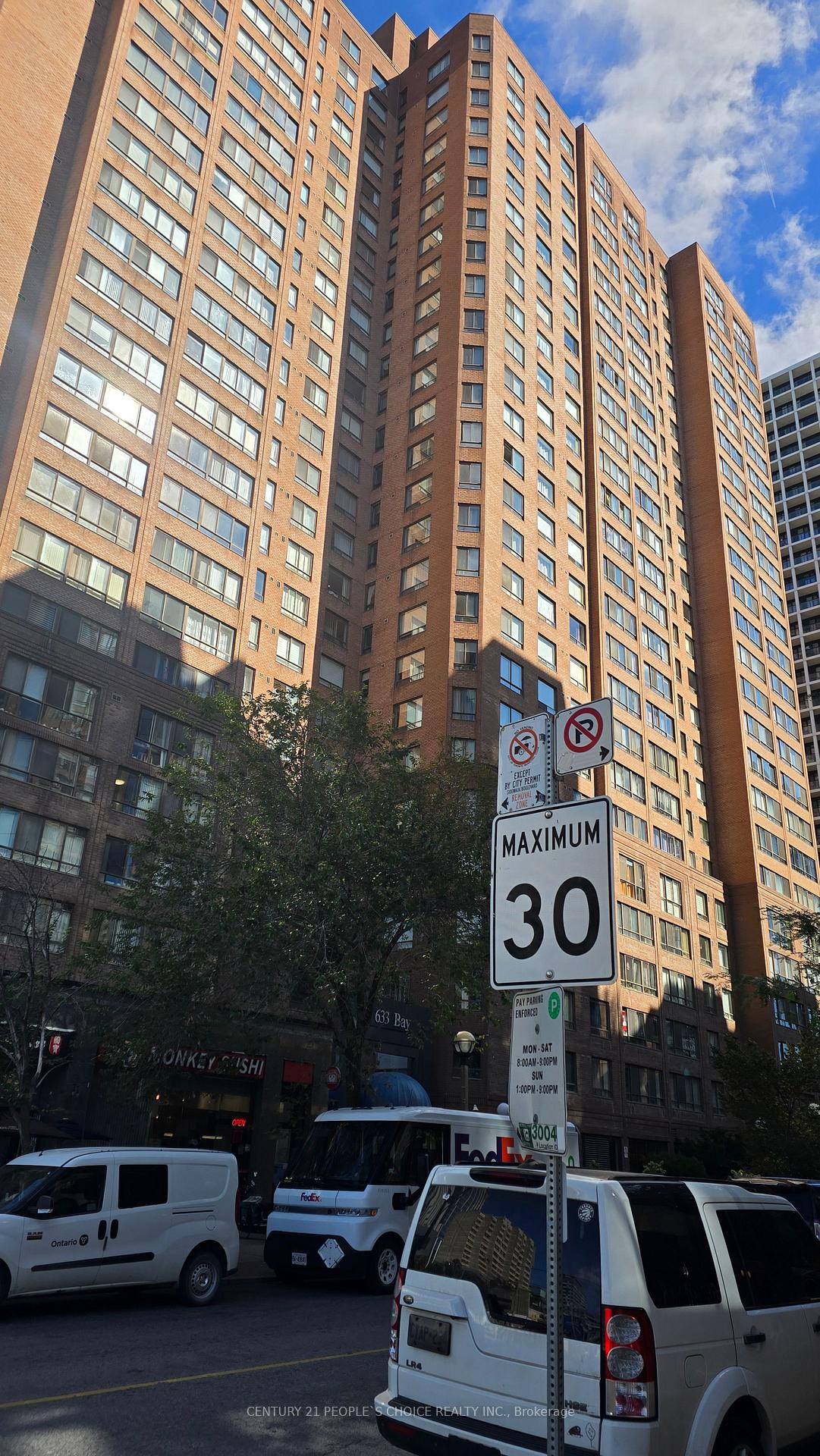 2604 - 633 Bay Street, Toronto 2
