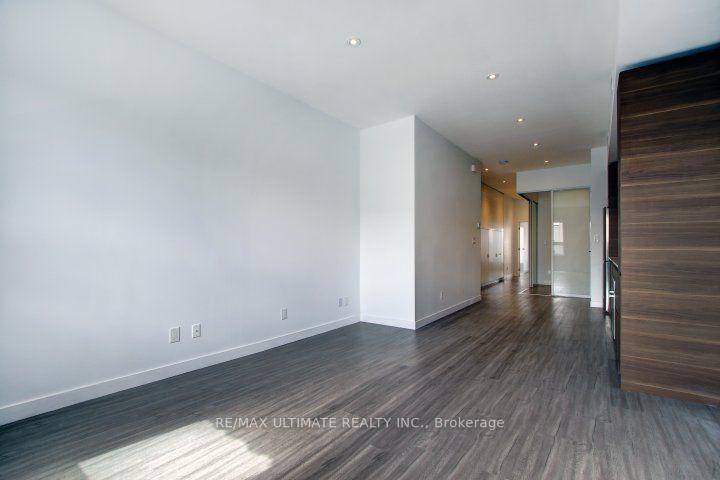2 - 492 Danforth Avenue, Toronto 3