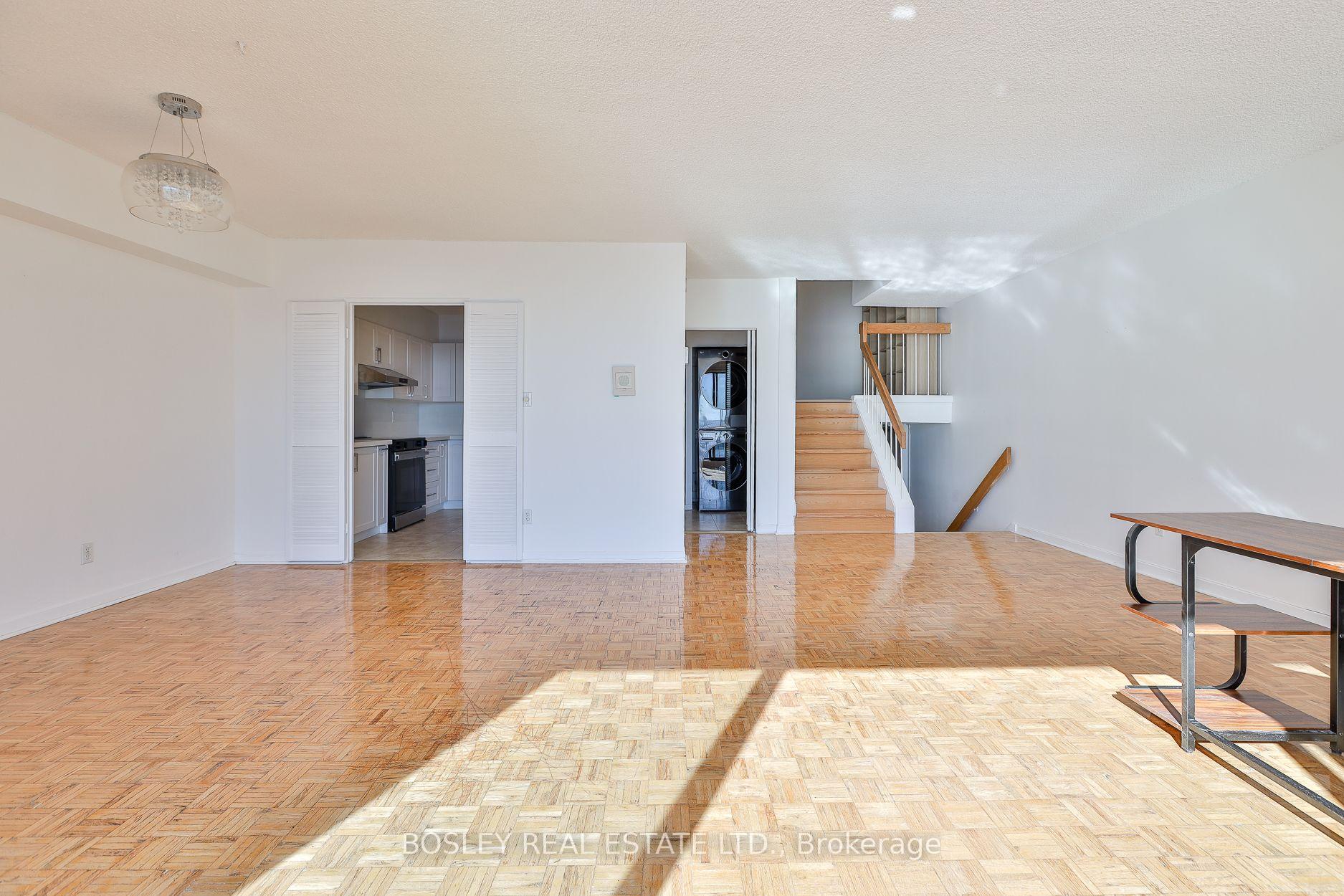 2825 - 33 Harbour Square, Toronto 4