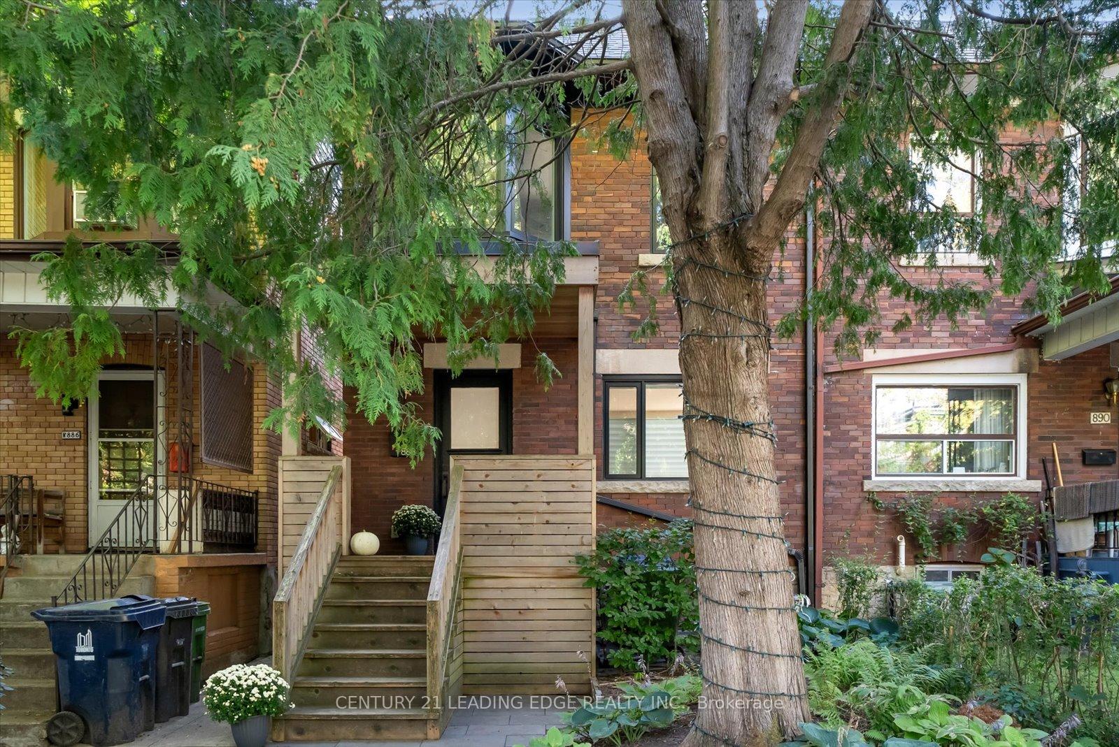 888 Manning Avenue, Toronto 2