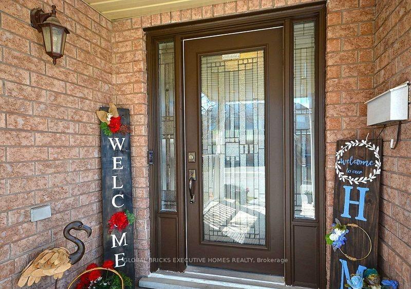 #Upper - 759 Hutchinson Avenue, Milton 4