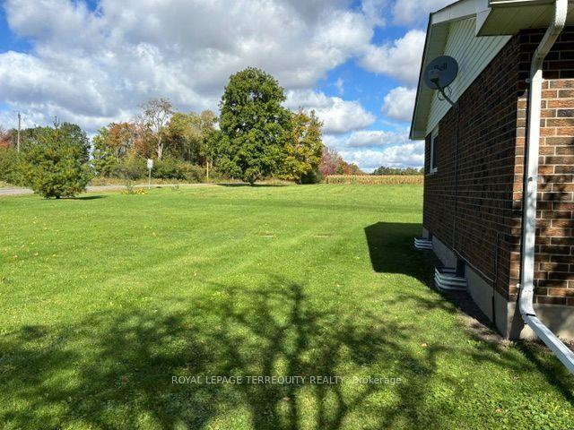 320 Myrtle Road E, Whitby 3