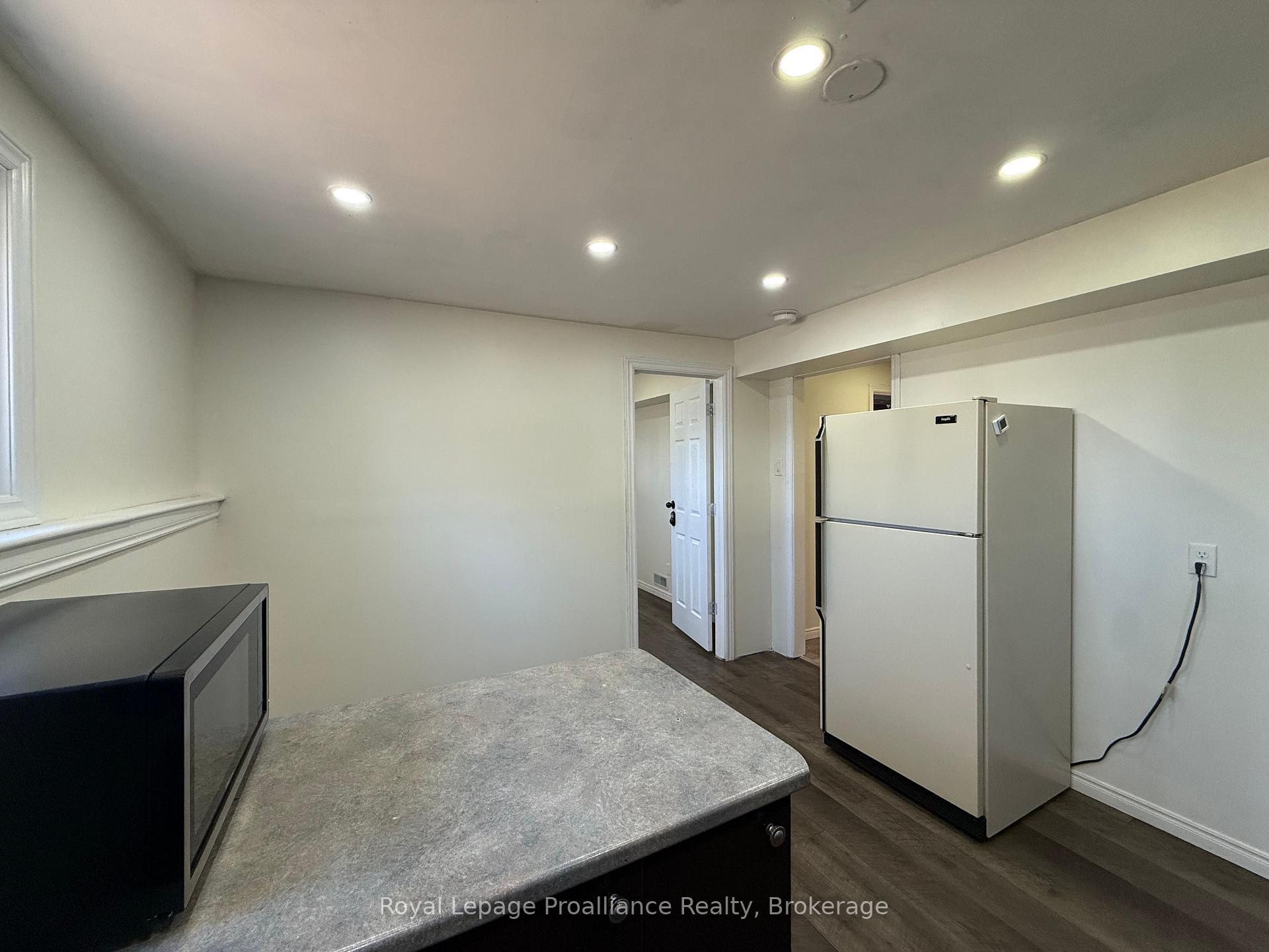Lower Unit - 939 Dainard Drive, Peterborough 4