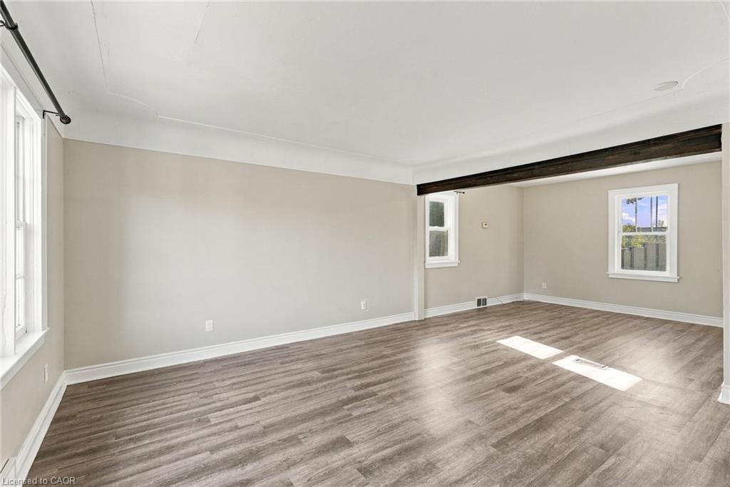 8541 Airport Road, Mount Hope 5