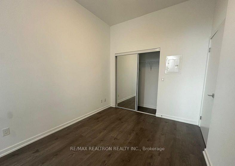 202 - 56 Forest Manor Road, Toronto 5