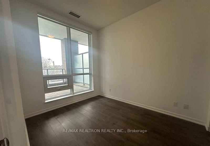 202 - 56 Forest Manor Road, Toronto 4