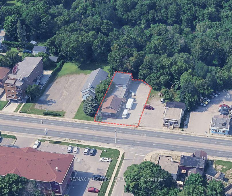 818 Simcoe Street S Oshawa Ontario Canada Sale commercial AMIT TALREJA RE/MAX All-Stars Realty Inc., Brokerage *