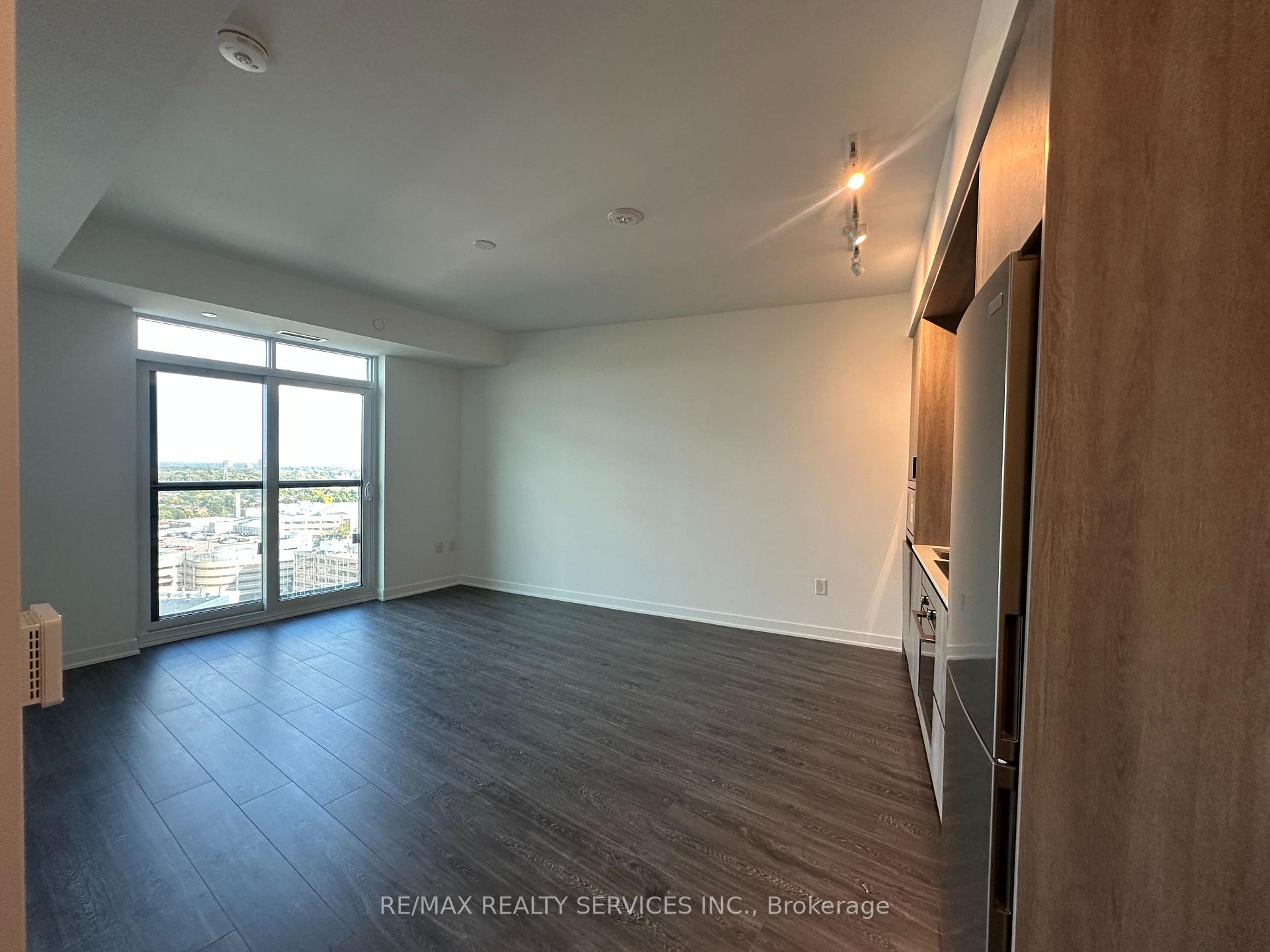 1913 - 2495 Eglinton Avenue W, Mississauga 2