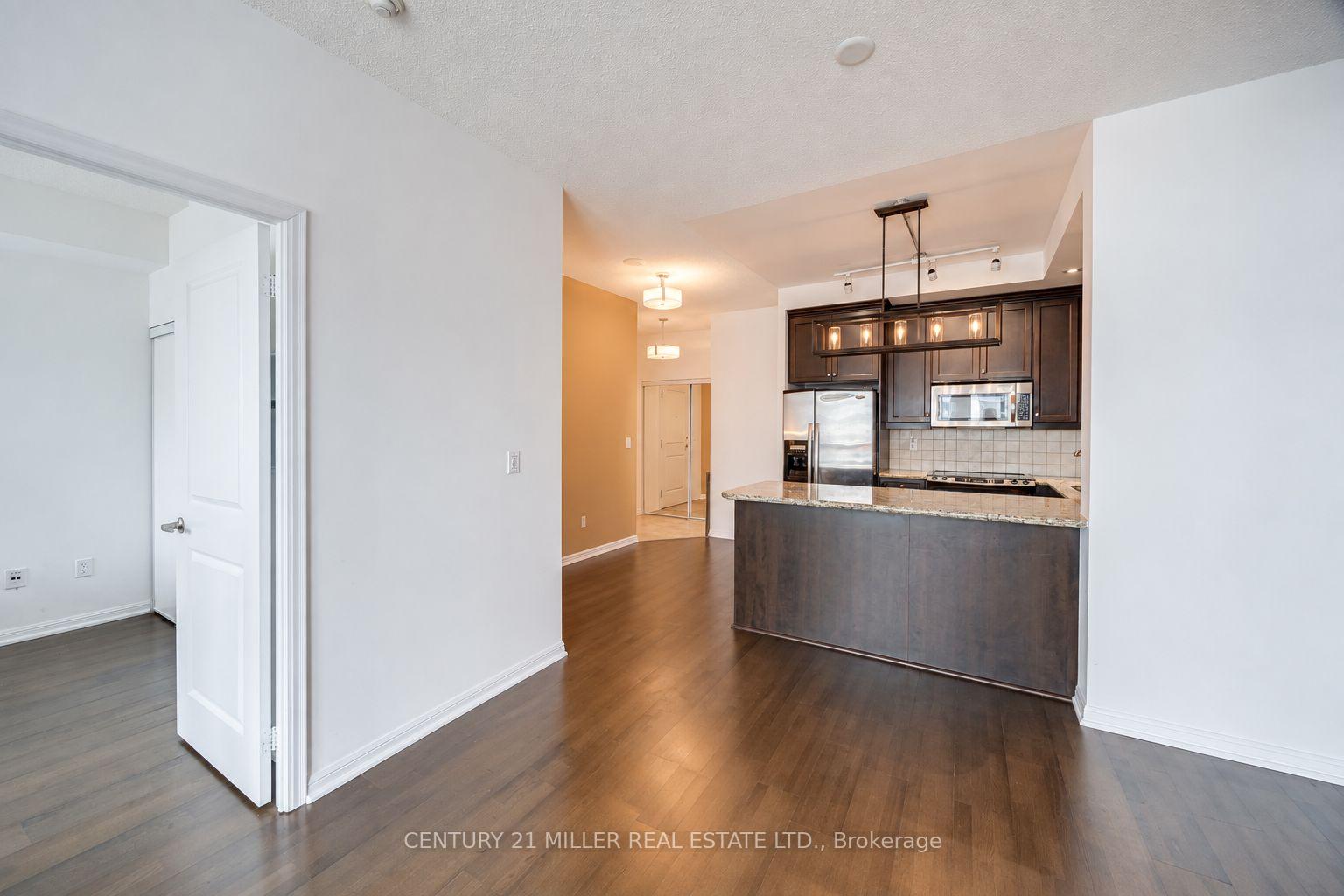 2403 - 628 Fleet Street, Toronto 3