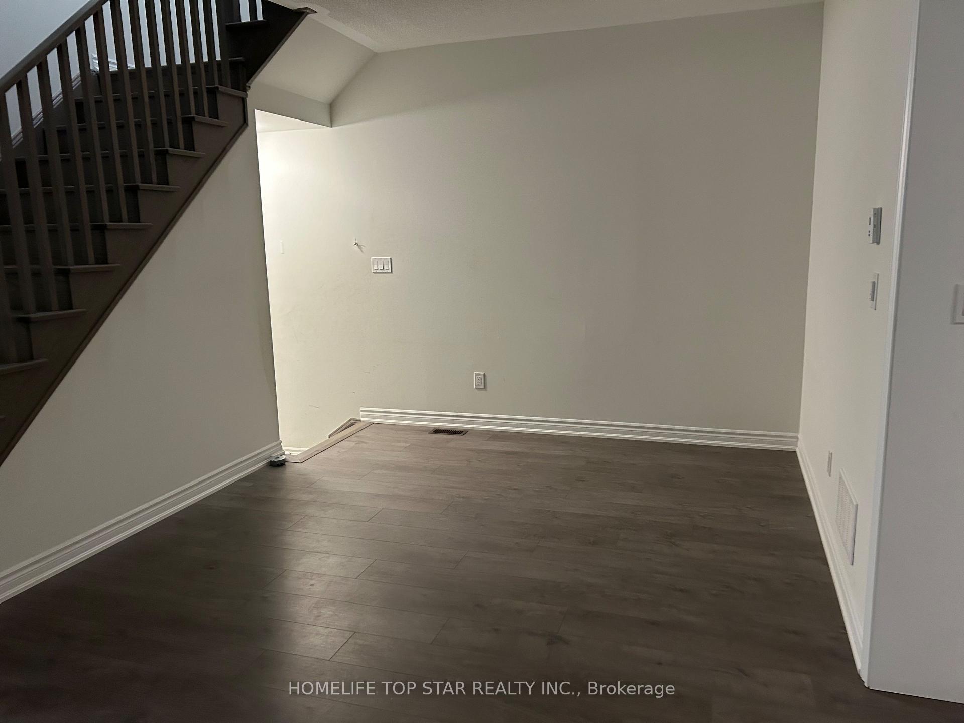 290 Okanagan Path, Oshawa 2
