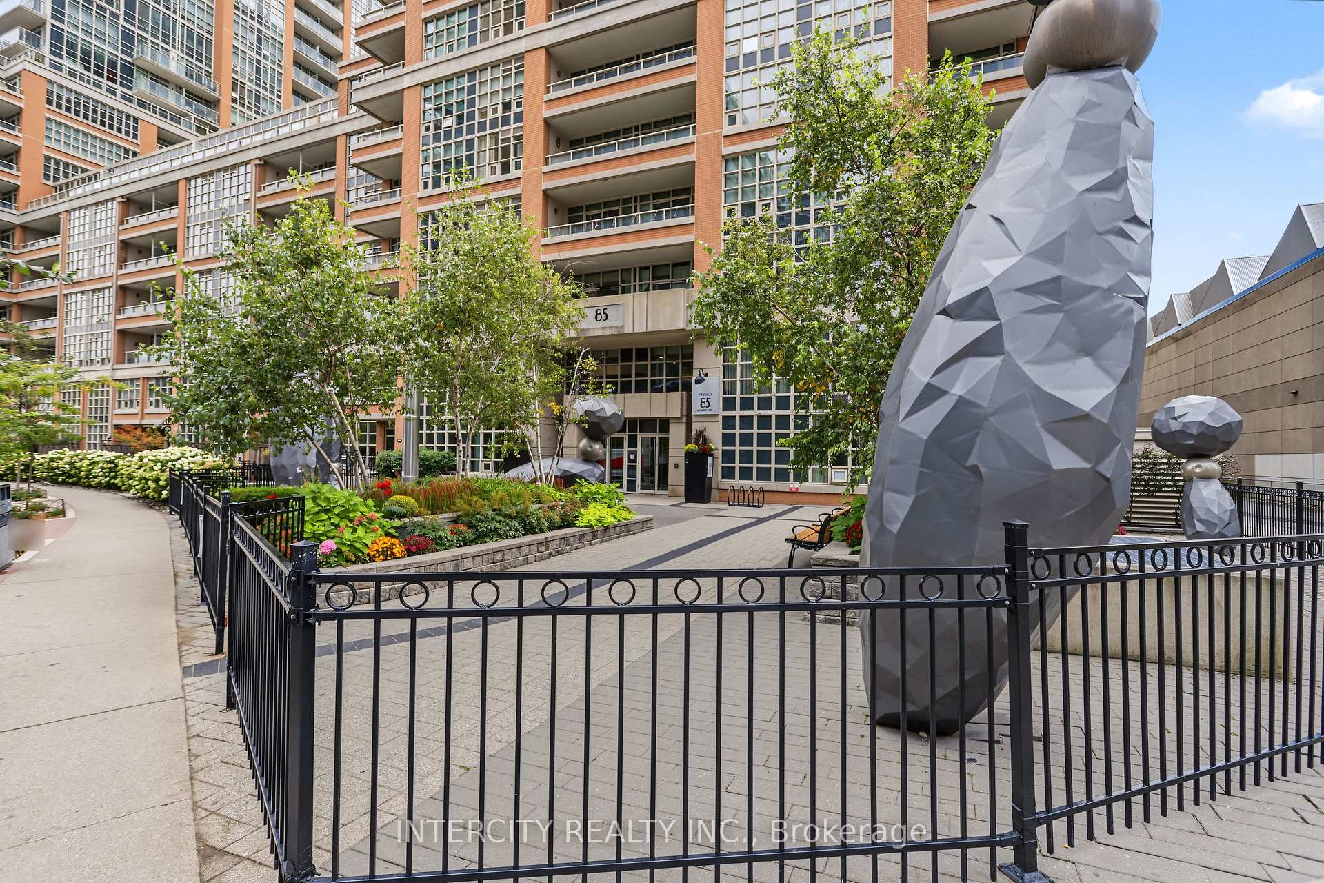 527 - 85 East Liberty Street, Toronto 2