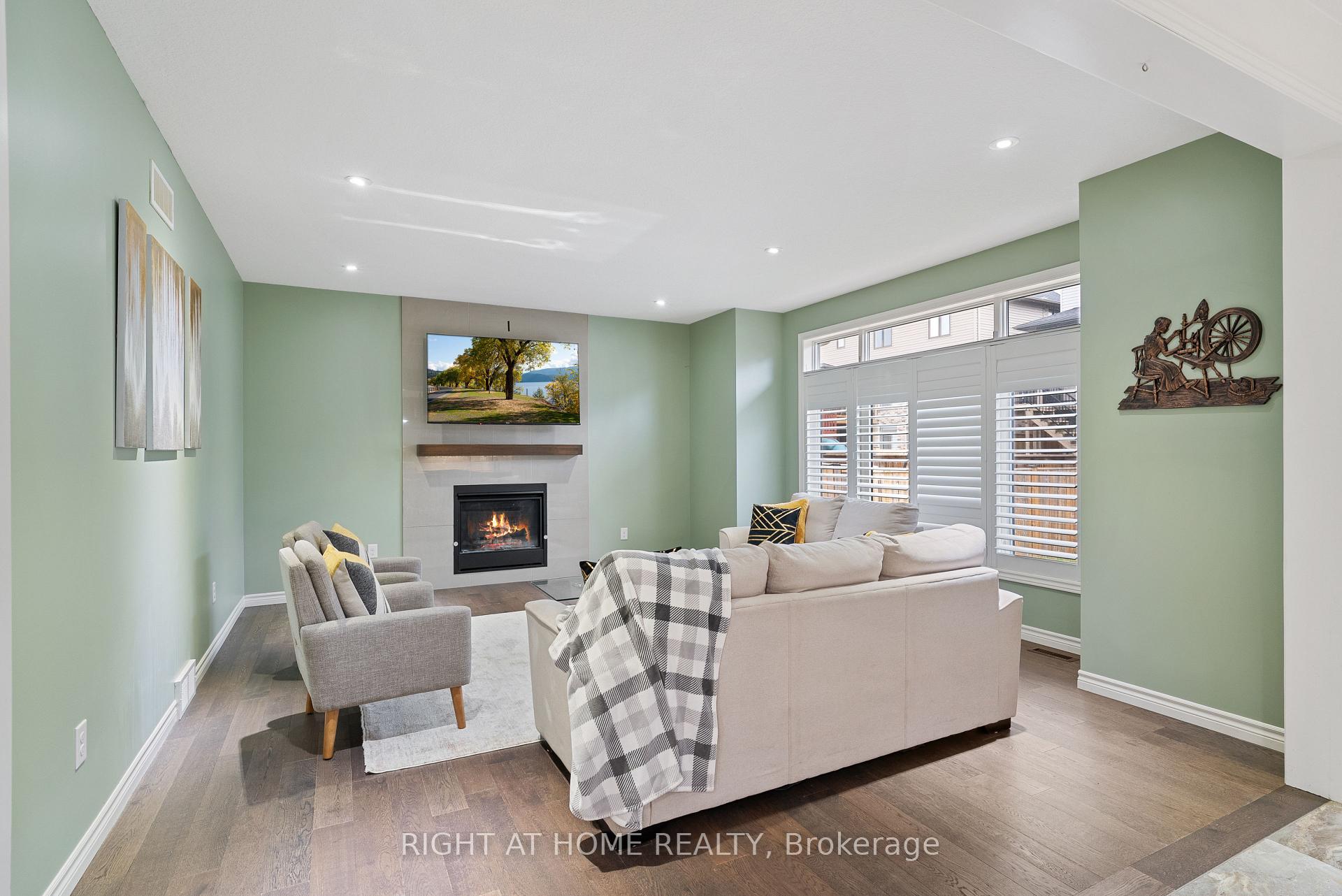 624 Superior Drive, London North 5