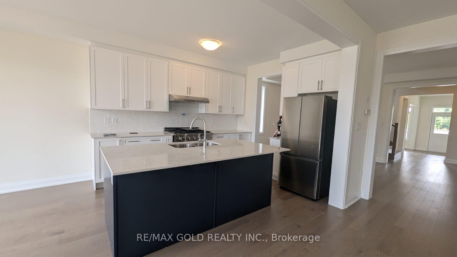9 Sugar Pearl Road, Brampton 3