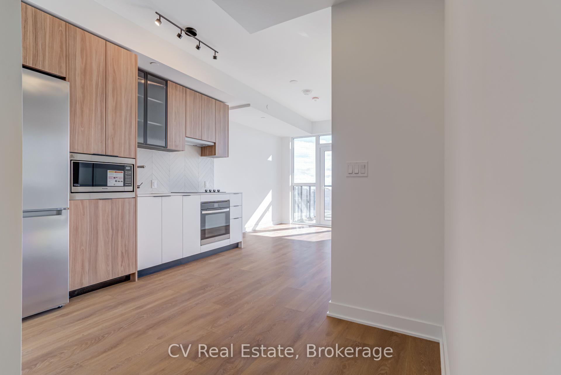 407 - 1037 The Queensway, Toronto 4