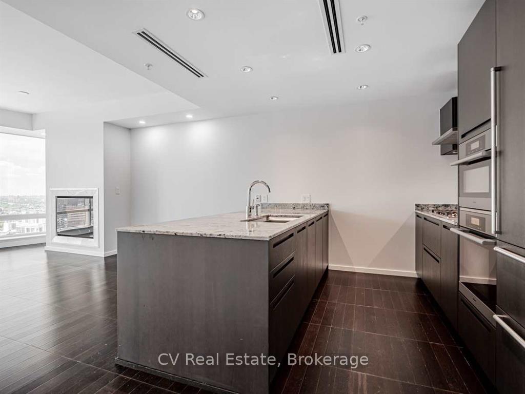 4604 - 180 University Avenue, Toronto 3