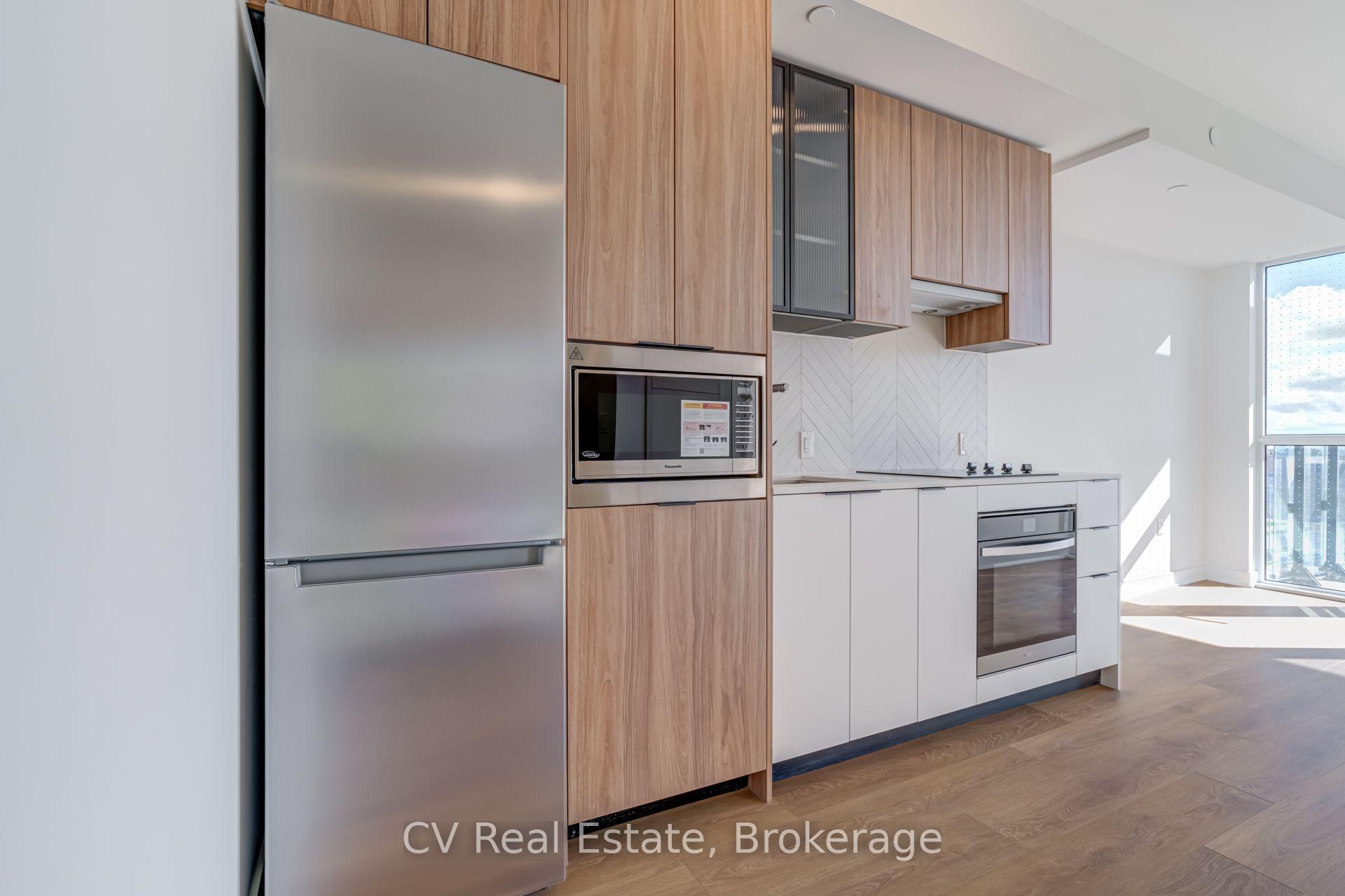 407 - 1037 The Queensway, Toronto 5
