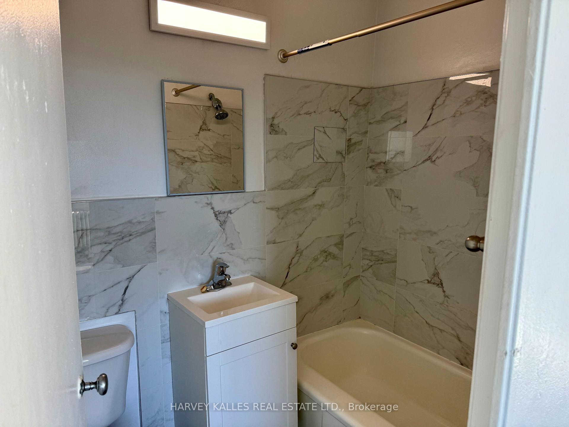 311 - 1582 Bathurst Street, Toronto 4
