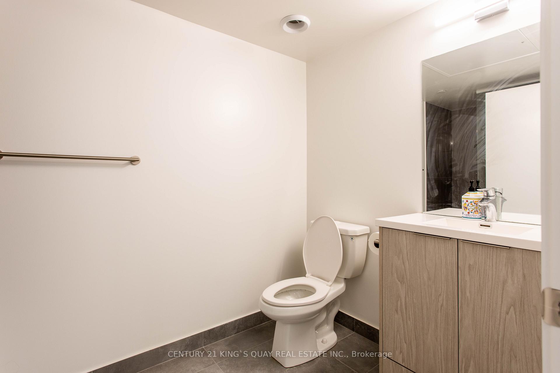 2005 - 60 Shuter Street, Toronto 2