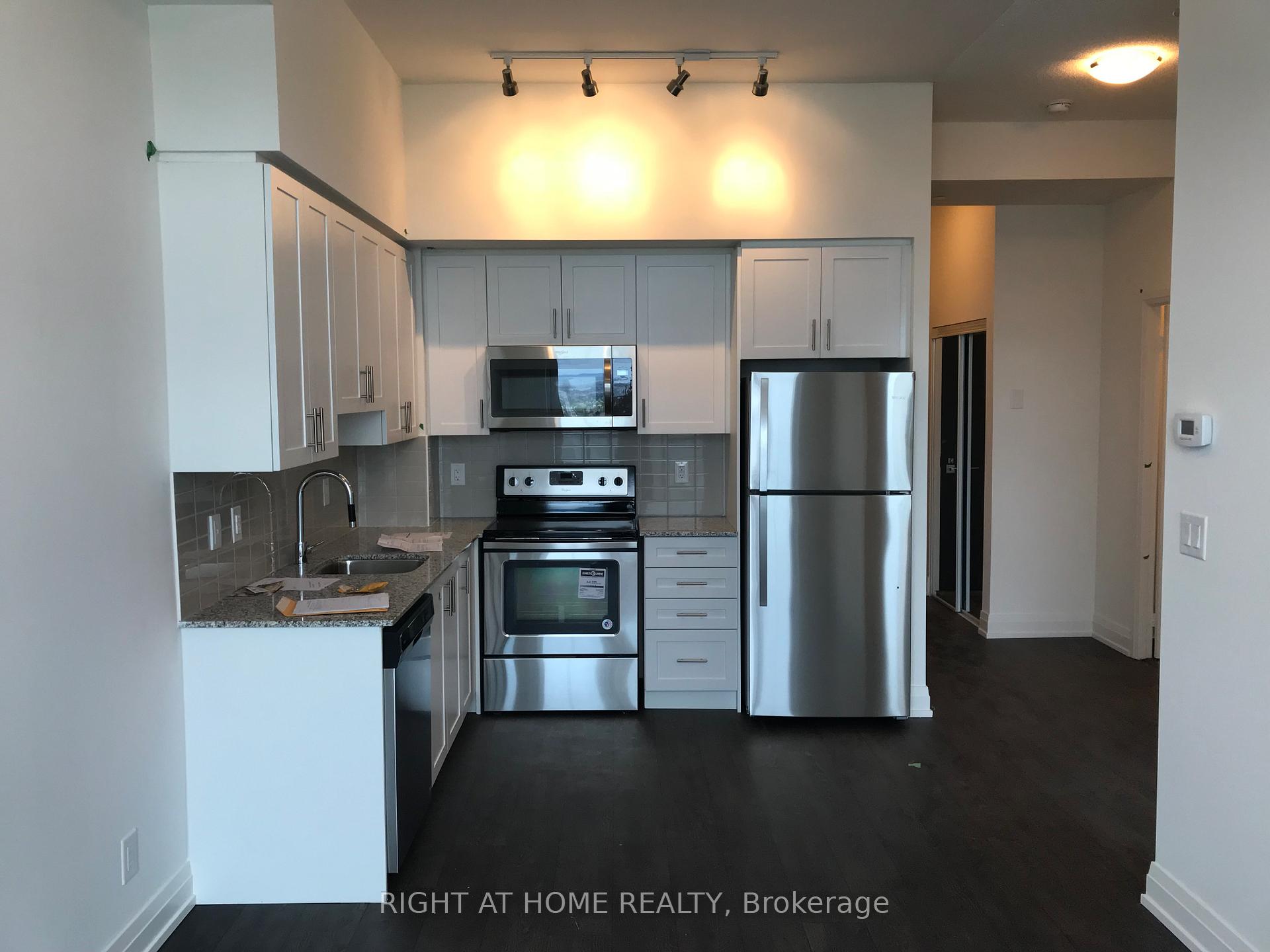 2909 - 3700 Highway 7, Vaughan 4