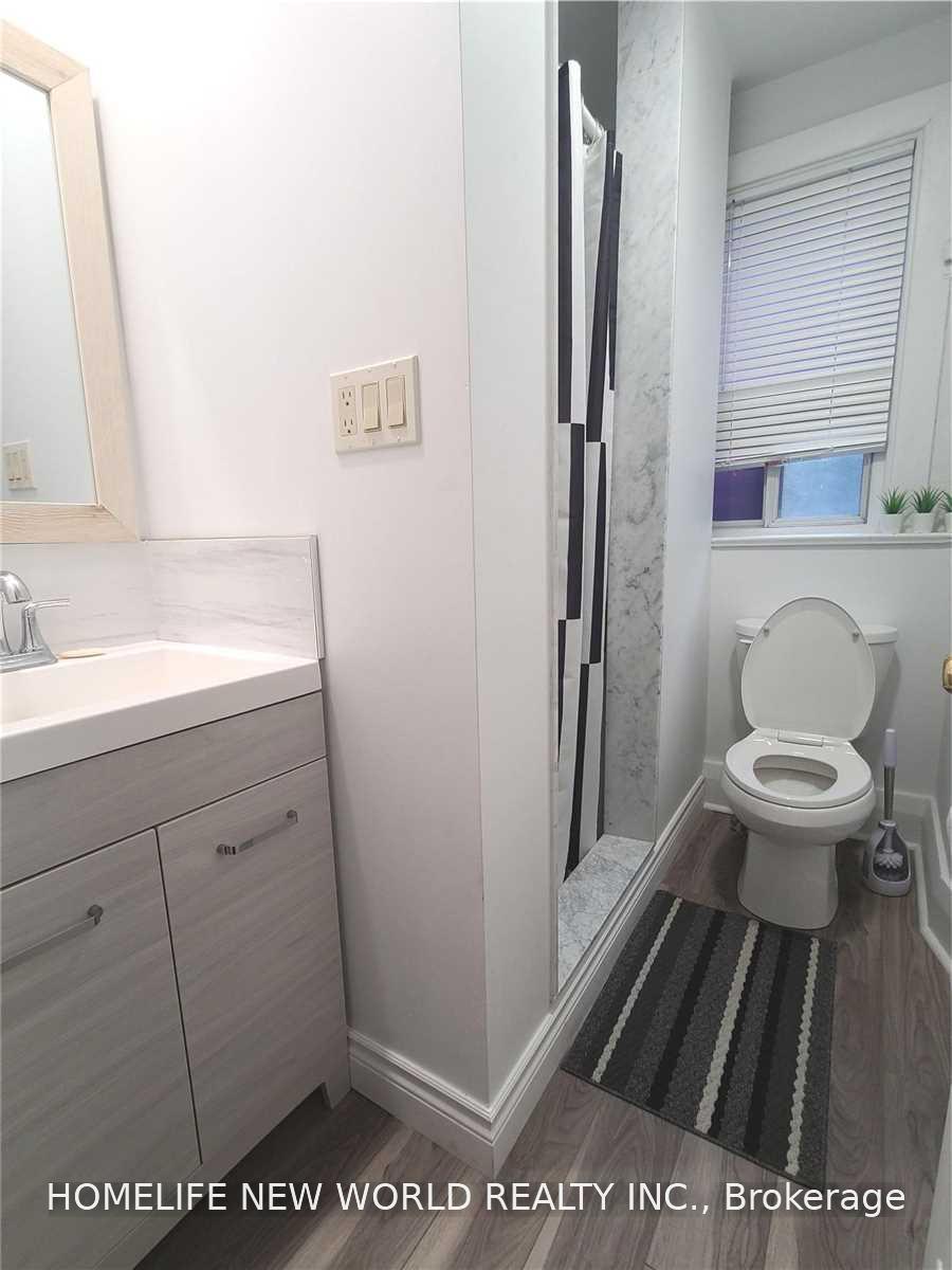 2nd Fl - 1353 St Clair Avenue W, Toronto 4