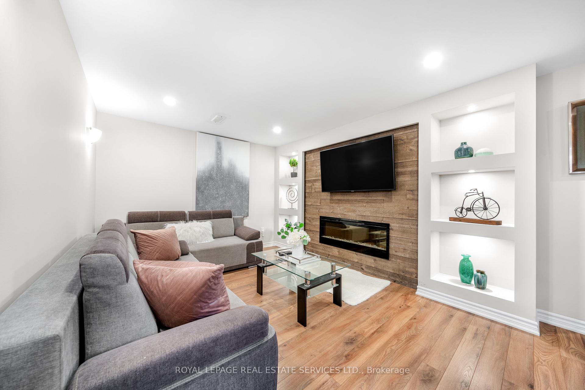 Bsmt Apt 2 - 16 Embers Drive, Toronto 5