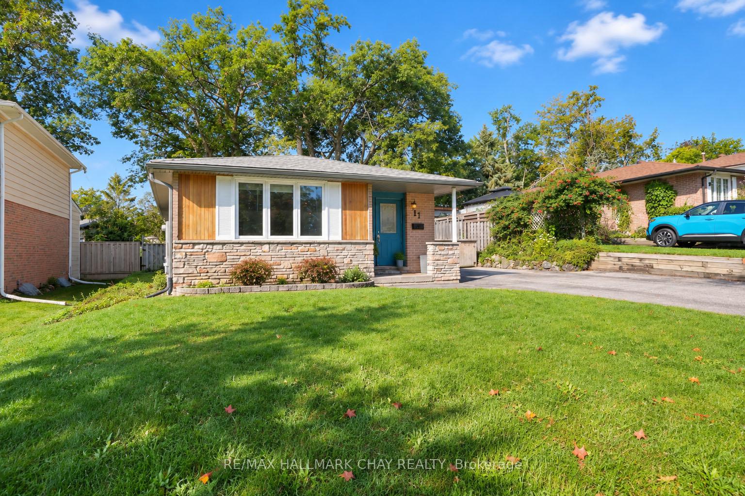 UPPER - 11 Daphne Crescent, Barrie 3