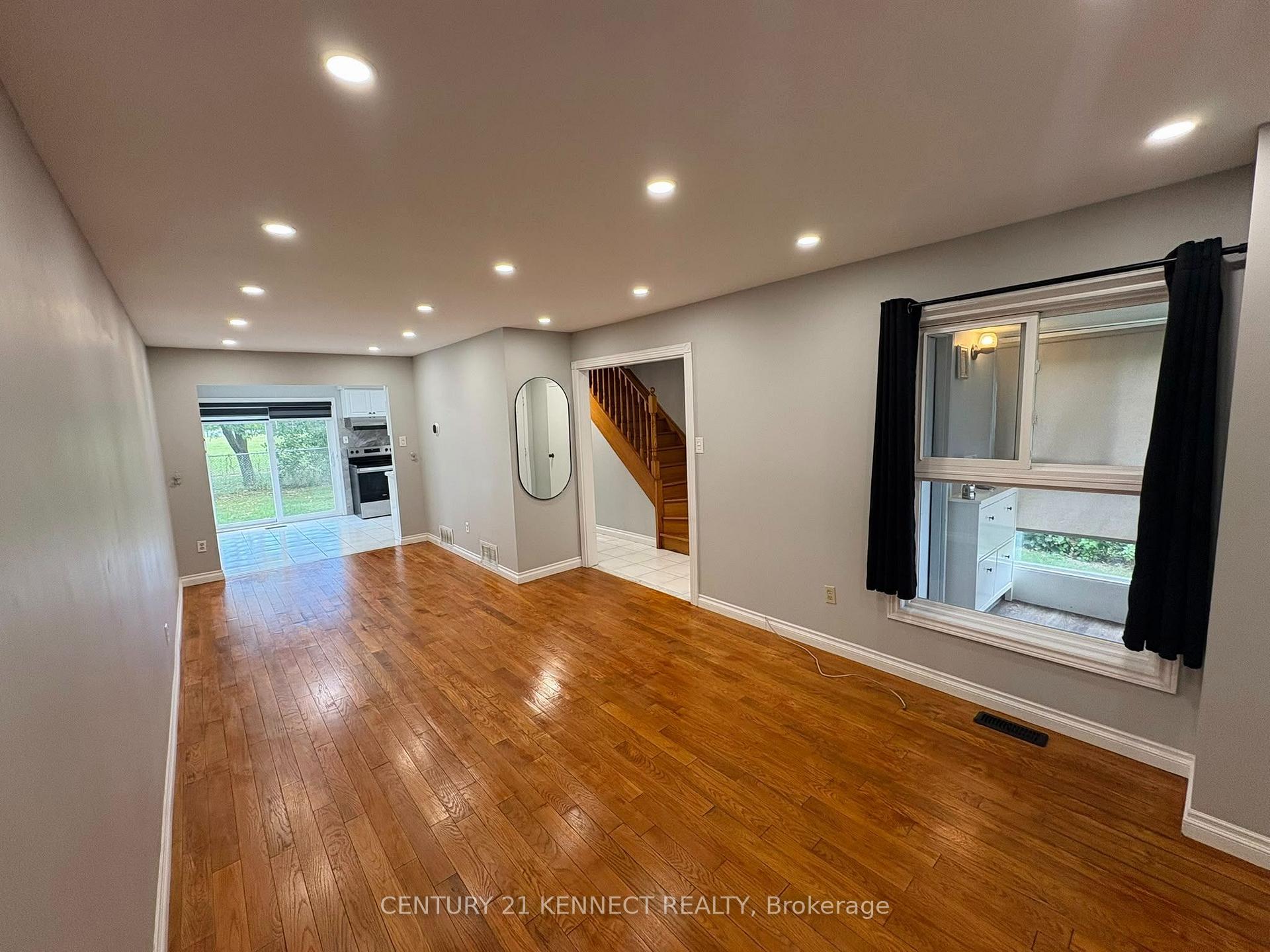68 Larksmere Court, Markham 2