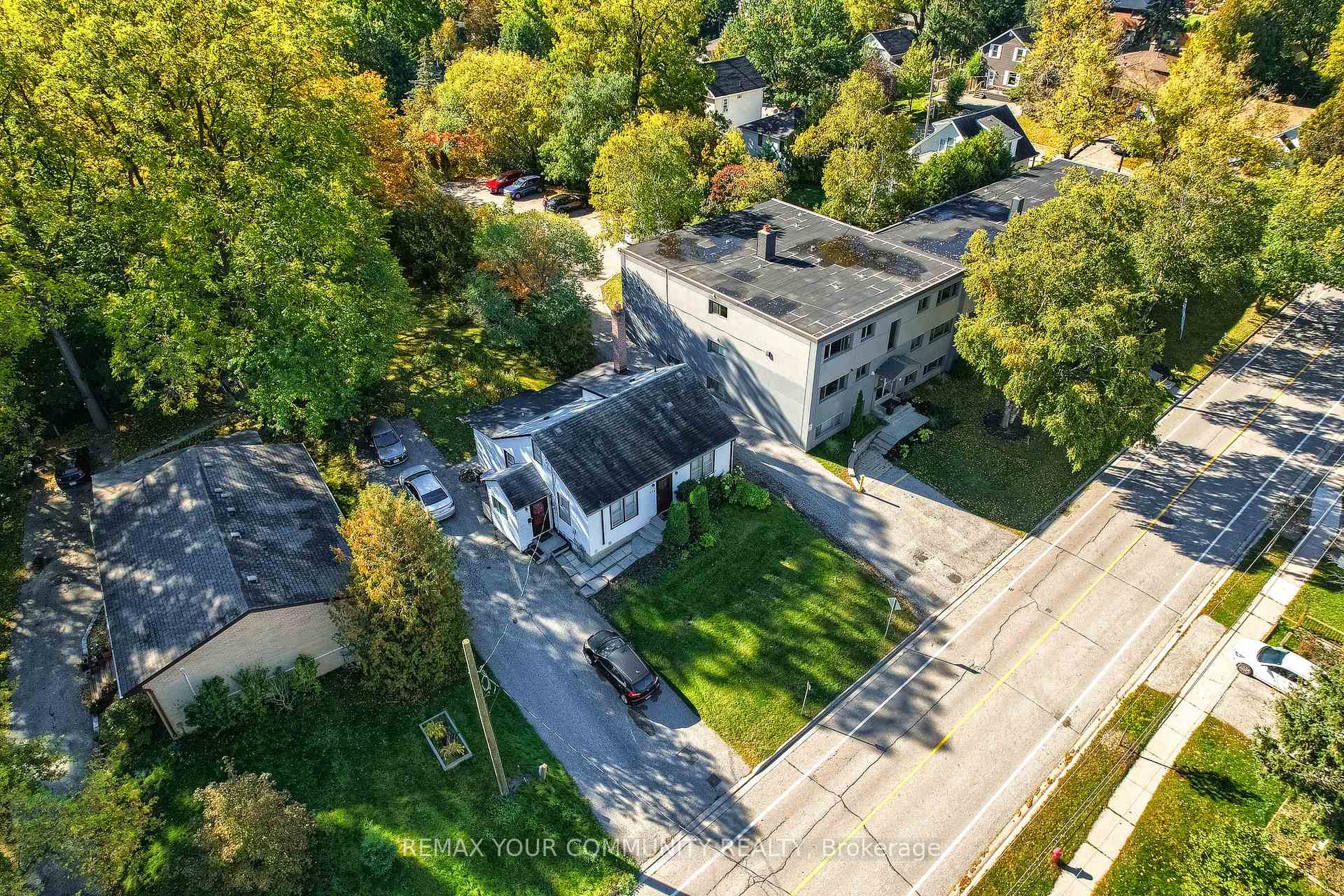 374 Penn Avenue Newmarket Ontario Canada Sale residential Frank Vella Re/Max Your Community Realty, Brokerage