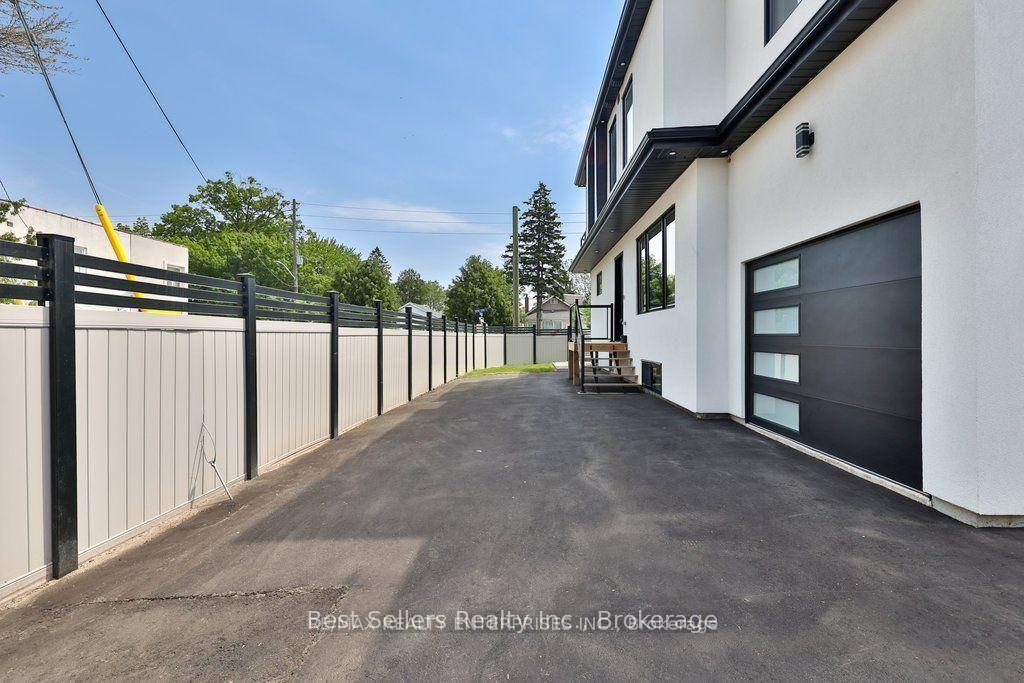 2A - 172 Royal York Road, Toronto 2