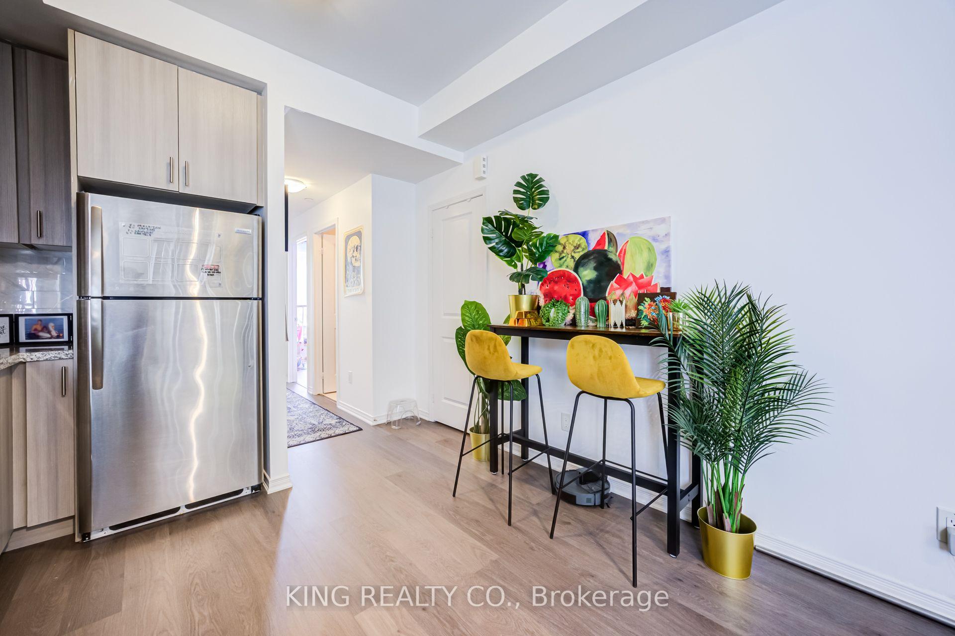 201 - 1120 Briar Hill Avenue, Toronto 5