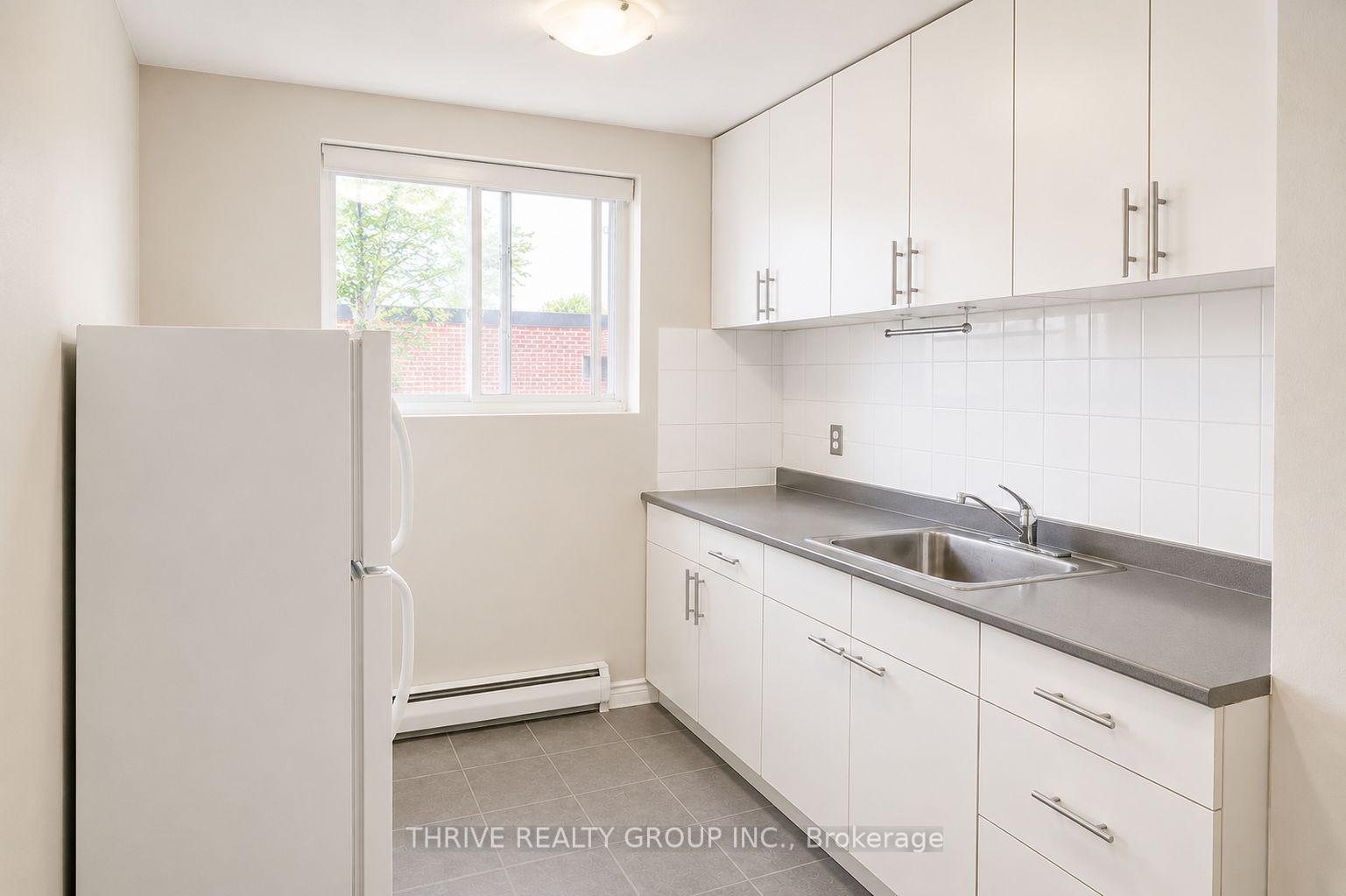 3 - 153 Godfrey Drive E, London East 5