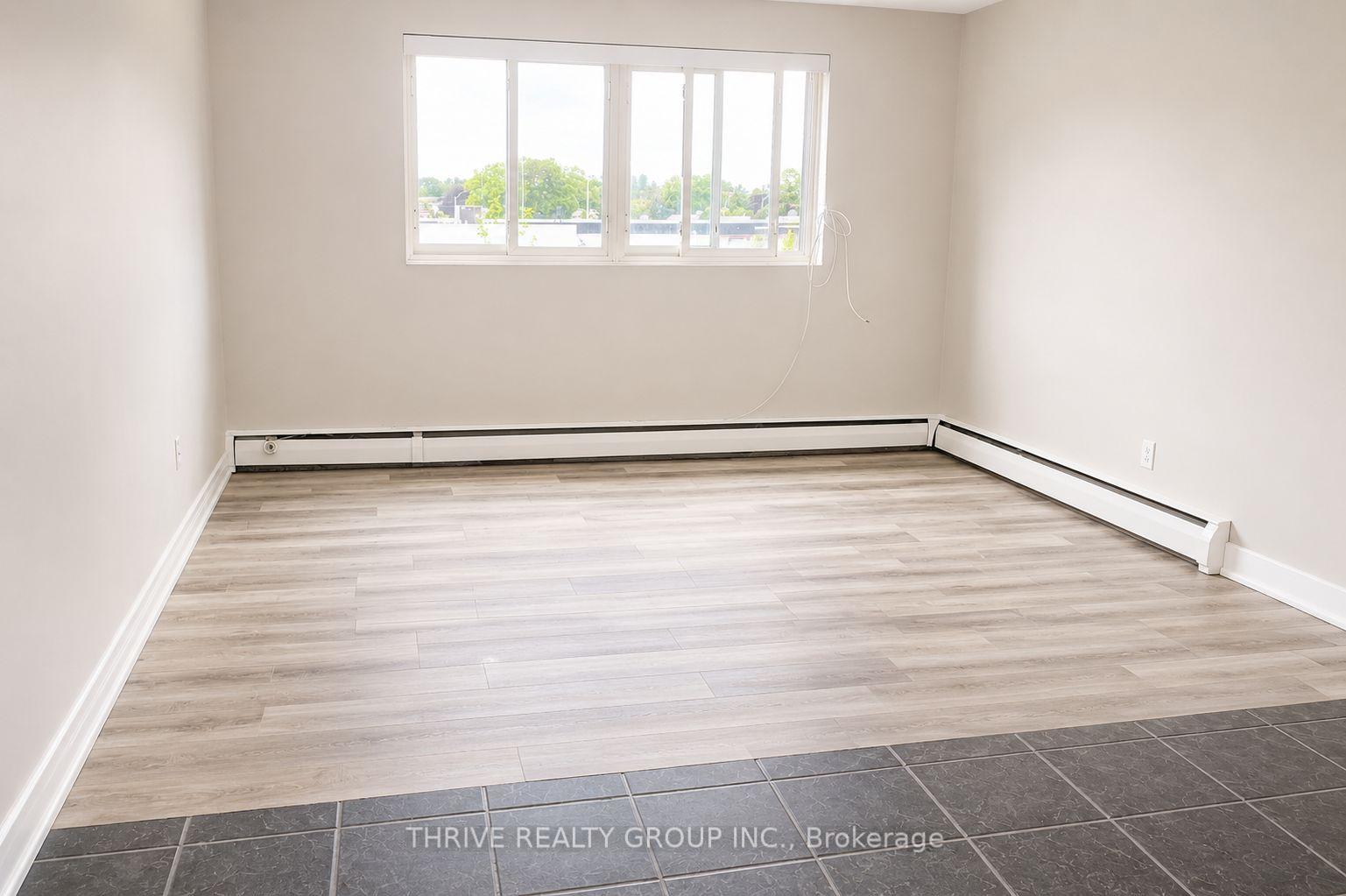 3 - 153 Godfrey Drive E, London East 4