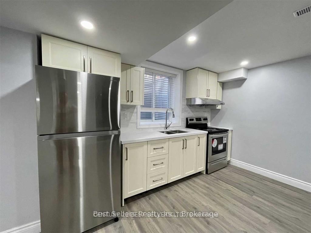 Bsmt - 32 Stephanie Avenue, Brampton 2